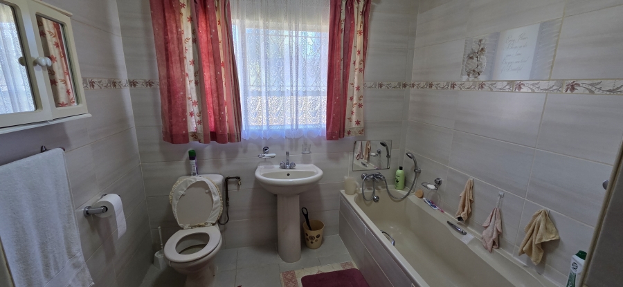 3 Bedroom Property for Sale in Carters Glen Northern Cape